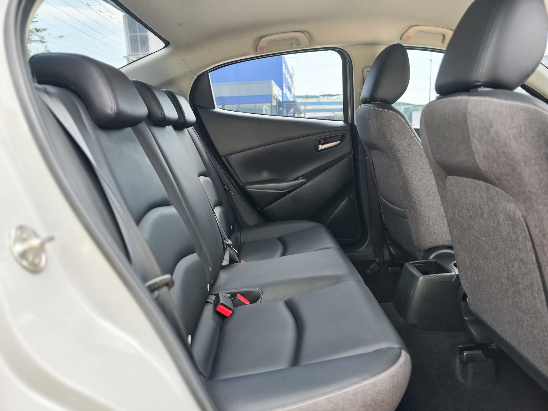 รูปภาพที่ 11 ของ MAZDA2 1.3C Sedan AT 2024