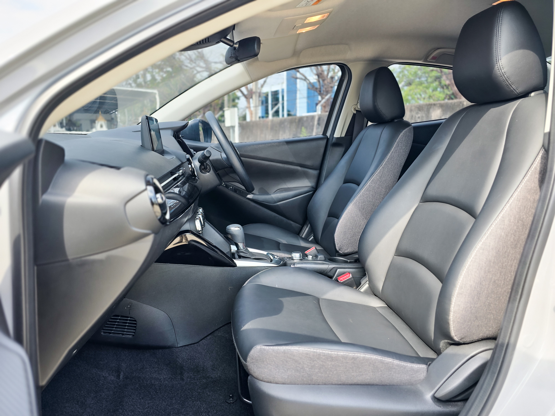 รูปภาพที่ 12 ของ MAZDA2 1.3C Sedan AT 2024